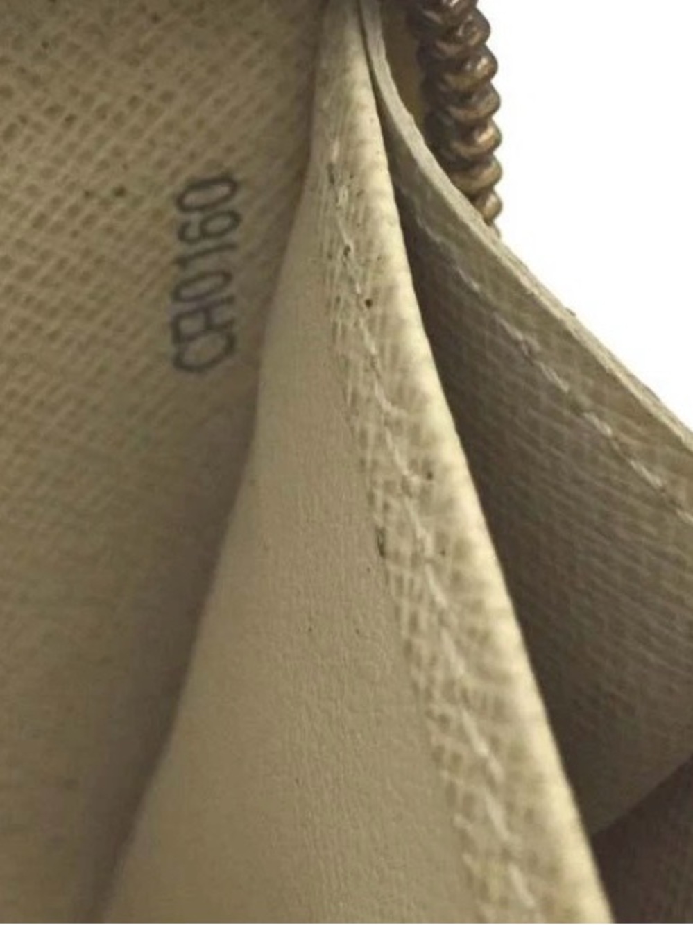 Louis Vuitton Zippy Wallet in the iconic Damier Azur pattern,  coated canvas. - Picture 15 of 17